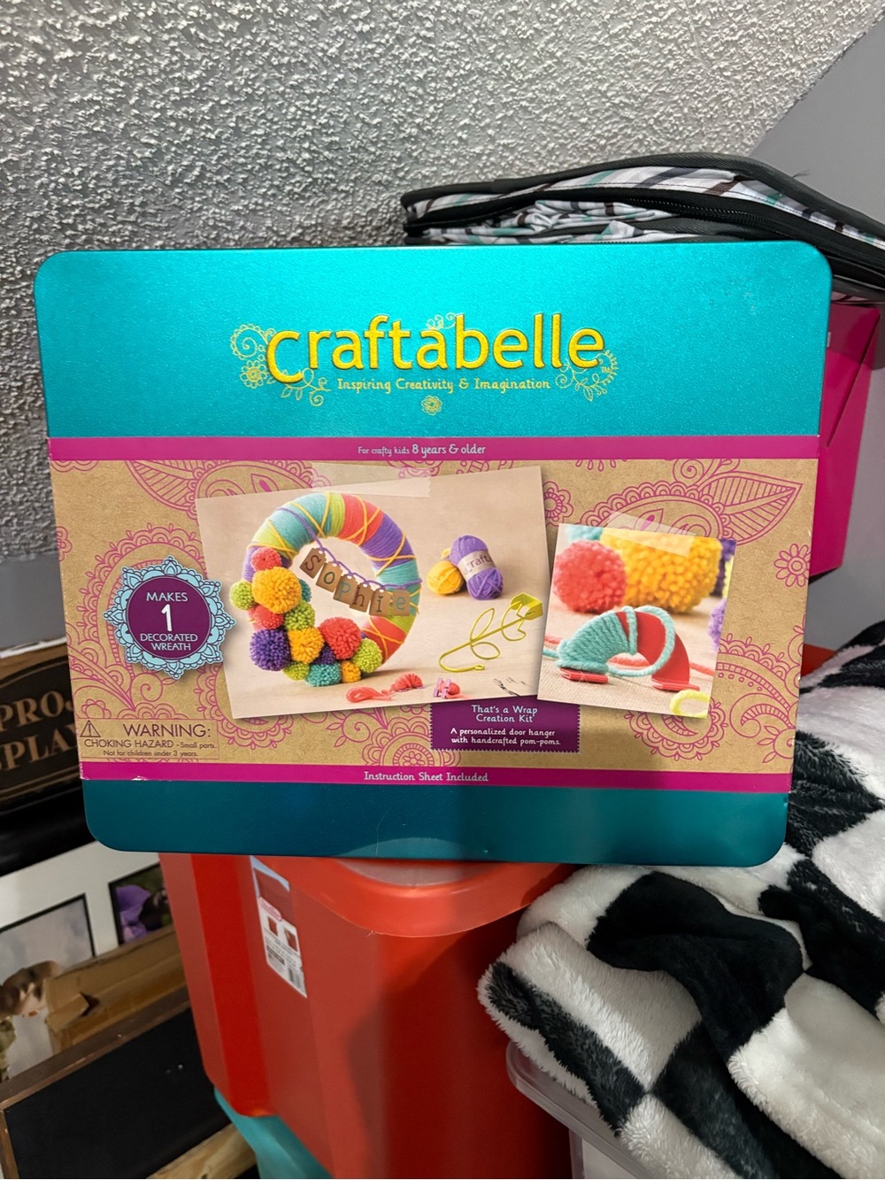 Craftabelle That's a Wrap Pom Pom Wreath Kit - Teal Box